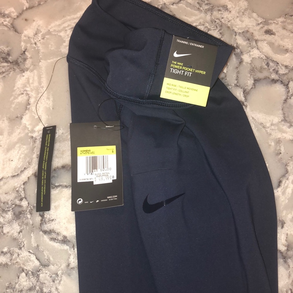 Navy blue nike dry fit Capri leggings